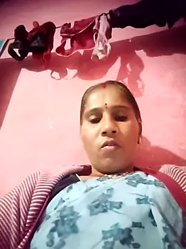 Snapshot of OliveGreen22 chatting on 11/13/25, 06:56 OliveGreen22 online show from 11/13/25, 06:56