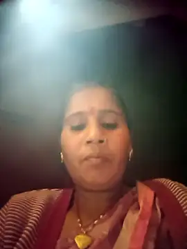 Snapshot of OliveGreen22 chatting on 11/15/25, 06:55 OliveGreen22 online show from 11/15/25, 06:55