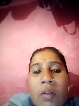 Snapshot of OliveGreen22 chatting on 11/23/25, 01:27 OliveGreen22 online show from 11/23/25, 01:27