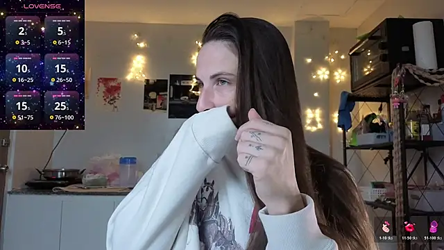 Snapshot of mistressaurora chatting on 10/27/25, 08:40 mistressaurora online show from 10/27/25, 08:40