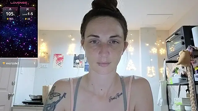 Snapshot of mistressaurora chatting on 11/07/25, 03:56 mistressaurora online show from 11/07/25, 03:56