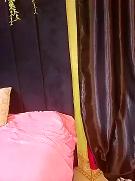 Snapshot of hot_princesss chatting on 11/02/25, 09:22 hot princesss online show from 11/02/25, 09:22