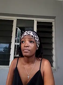 Snapshot of AfricanBarbiee69 chatting on 06/21/26, 11:13 AfricanBarbiee69 online show from 06/21/26, 11:13