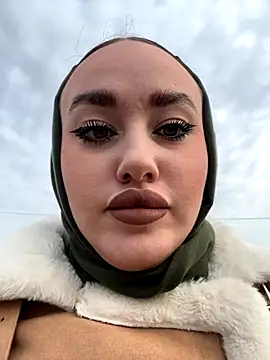 KiraSunshine online show from 10/27/25, 03:43