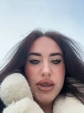 KiraSunshine online show from 12/17/25, 04:07