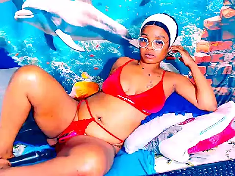 Snapshot of Cherrybootyjoy chatting on 12/21/25, 07:21 Cherrybootyjoy online show from 12/21/25, 07:21