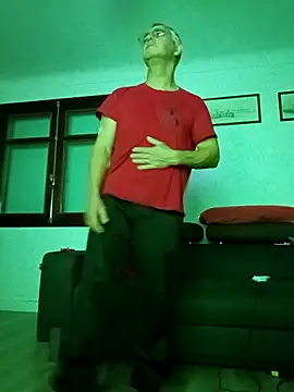 Snapshot of Sexyfab65 chatting on 12/16/25, 06:18 Sexyfab65 online show from 12/16/25, 06:18