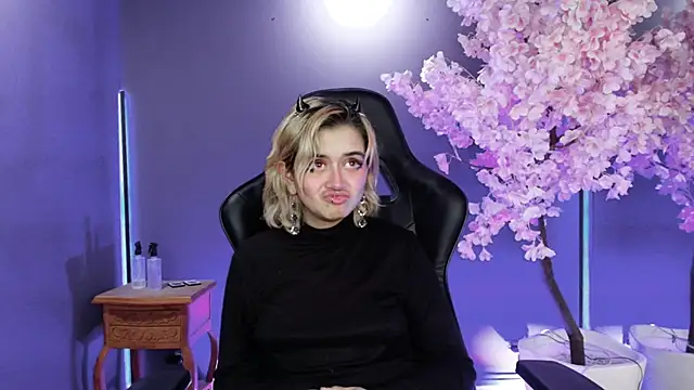 Navier   online show from 11/11/25, 08:42