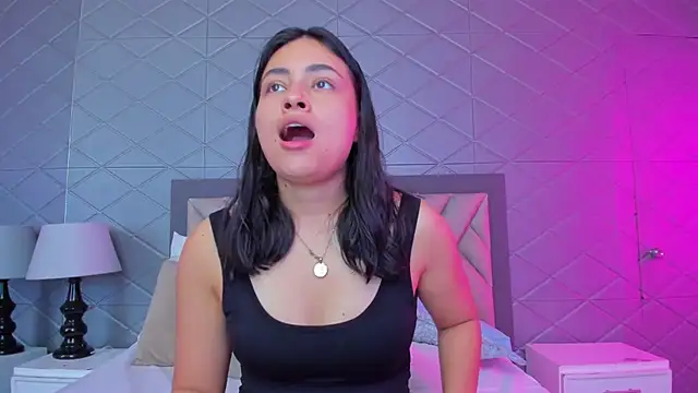 Snapshot of ViolettRouse chatting on 01/07/26, 03:36 ViolettRouse online show from 01/07/26, 03:36