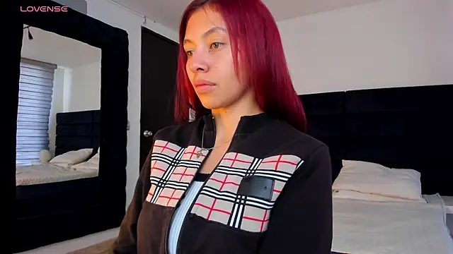 Snapshot of melanie_roux__ chatting on 01/06/26, 12:20 melanie roux online show from 01/06/26, 12:20