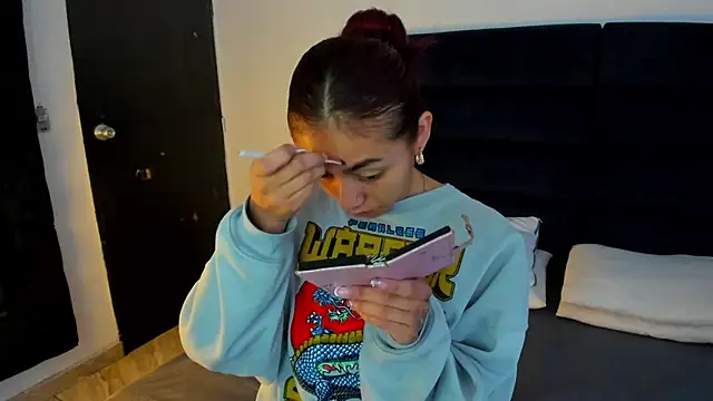 Snapshot of melanie_roux__ chatting on 01/08/26, 12:29 melanie roux online show from 01/08/26, 12:29