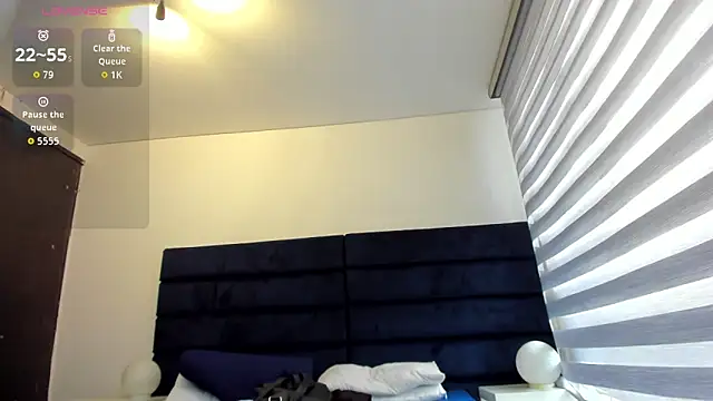 Snapshot of melanie_roux__ chatting on 01/15/26, 12:32 melanie roux online show from 01/15/26, 12:32