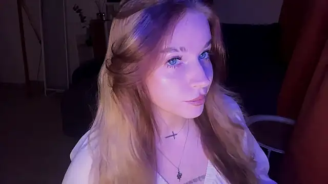 Snapshot of Babymoney_2007 chatting on 10/27/25, 06:45 Babymoney 2007 online show from 10/27/25, 06:45