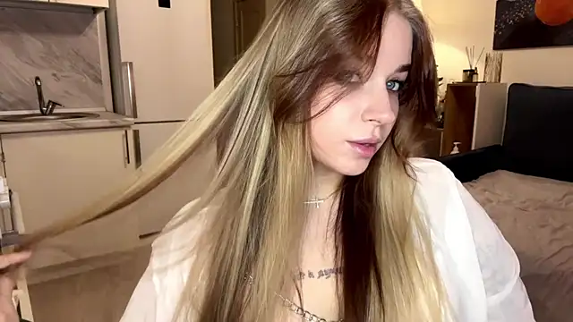 Snapshot of Babymoney_2007 chatting on 11/07/25, 05:46 Babymoney 2007 online show from 11/07/25, 05:46