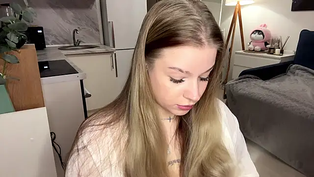 Snapshot of Babymoney_2007 chatting on 11/22/25, 08:41 Babymoney 2007 online show from 11/22/25, 08:41