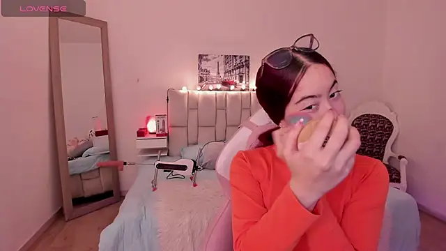 Amaraa couper1 online show from 02/18/26, 04:08