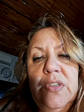 Snapshot of JennyInVegas chatting on 04/28/26, 02:27 JennyInVegas online show from 04/28/26, 02:27