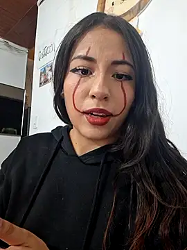 Snapshot of chloebrownn03 chatting on 10/28/25, 03:43 chloebrownn03 online show from 10/28/25, 03:43