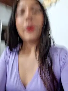 Snapshot of chloebrownn03 chatting on 10/29/25, 03:53 chloebrownn03 online show from 10/29/25, 03:53