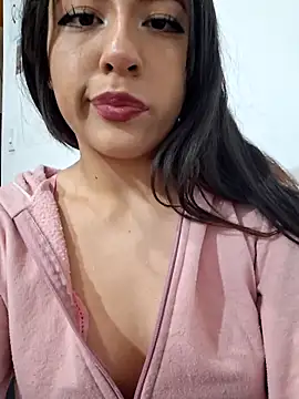 Snapshot of chloebrownn03 chatting on 10/30/25, 03:19 chloebrownn03 online show from 10/30/25, 03:19