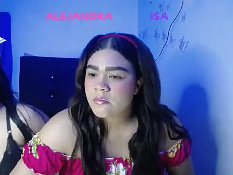 Snapshot of 2moons_full_of_love chatting on 11/16/25, 11:21 2moons full of love online show from 11/16/25, 11:21