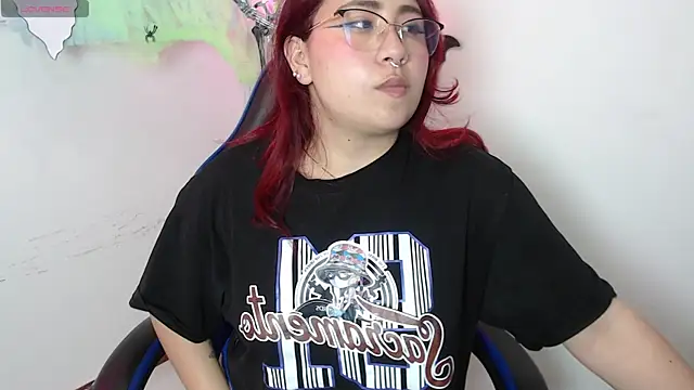 Snapshot of littlee_red chatting on 11/05/25, 08:09 littlee red online show from 11/05/25, 08:09