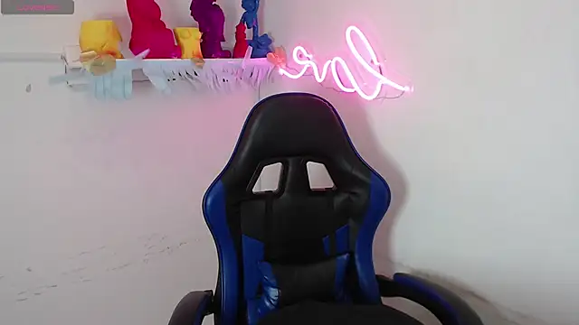 Snapshot of littlee_red chatting on 11/17/25, 08:14 littlee red online show from 11/17/25, 08:14