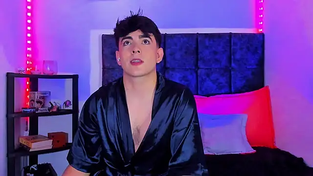 Snapshot of Theo_Noxxx chatting on 11/05/25, 07:03 Theo Noxxx online show from 11/05/25, 07:03