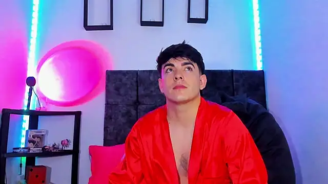 Snapshot of Theo_Noxxx chatting on 11/06/25, 07:04 Theo Noxxx online show from 11/06/25, 07:04