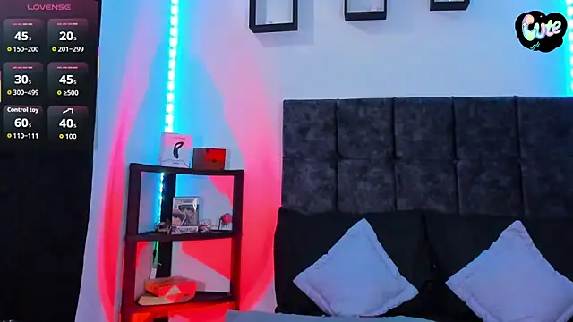 Snapshot of Theo_Noxxx chatting on 11/25/25, 06:19 Theo Noxxx online show from 11/25/25, 06:19