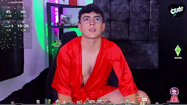 Snapshot of Theo_Noxxx chatting on 12/02/25, 07:20 Theo Noxxx online show from 12/02/25, 07:20