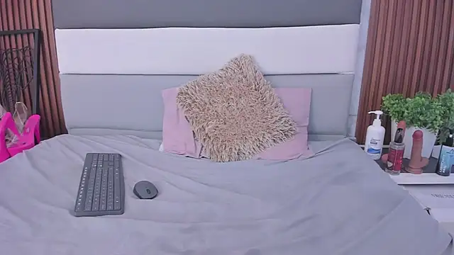 TAYLORMEYER1 online show from 11/29/25, 03:59