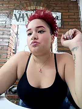 Snapshot of Curly-98 chatting on 10/30/25, 01:45 Curly-98 online show from 10/30/25, 01:45