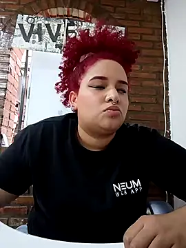 Snapshot of Curly-98 chatting on 11/29/25, 07:39 Curly-98 online show from 11/29/25, 07:39