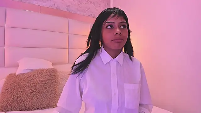 Snapshot of Sofia_clk chatting on 11/10/25, 03:05 Sofia clk online show from 11/10/25, 03:05