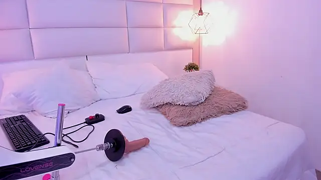 Snapshot of Sofia_clk chatting on 11/16/25, 08:20 Sofia clk online show from 11/16/25, 08:20