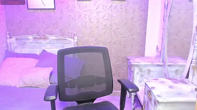 Snapshot of Sofia_clk chatting on 06/10/26, 02:56 Sofia clk online show from 06/10/26, 02:56