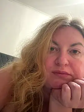 Amelia-Diamond online show from 11/23/25, 11:37