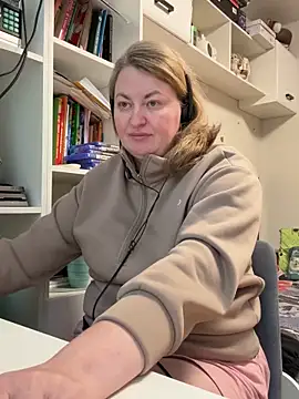 Amelia-Diamond online show from 12/18/25, 08:31