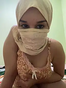 Snapshot of SaraChouchou chatting on 10/26/25, 08:48 SaraChouchou online show from 10/26/25, 08:48