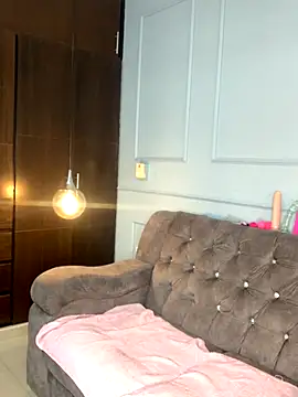 Snapshot of Orianabluee_ chatting on 11/18/25, 03:12 Orianabluee online show from 11/18/25, 03:12