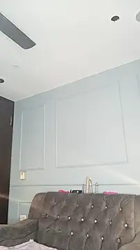 Snapshot of Orianabluee_ chatting on 11/30/25, 03:43 Orianabluee online show from 11/30/25, 03:43