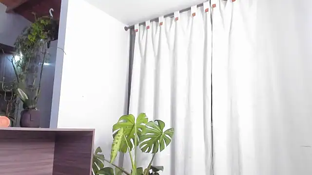 Snapshot of valeriahornier chatting on 05/07/26, 11:43 valeriahornier online show from 05/07/26, 11:43