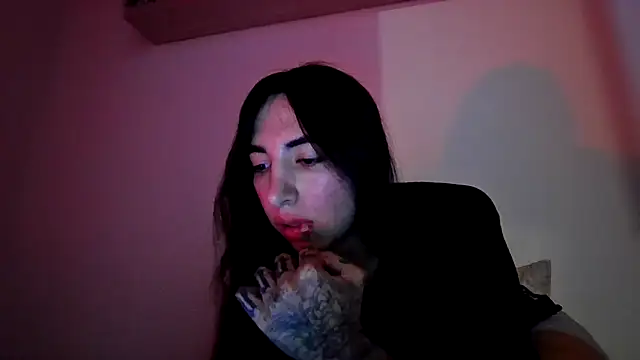 Snapshot of valeriahornier chatting on 05/22/26, 01:35 valeriahornier online show from 05/22/26, 01:35