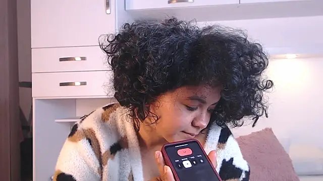 Snapshot of MartiRuis10 chatting on 10/26/25, 08:37 MartiRuis10 online show from 10/26/25, 08:37