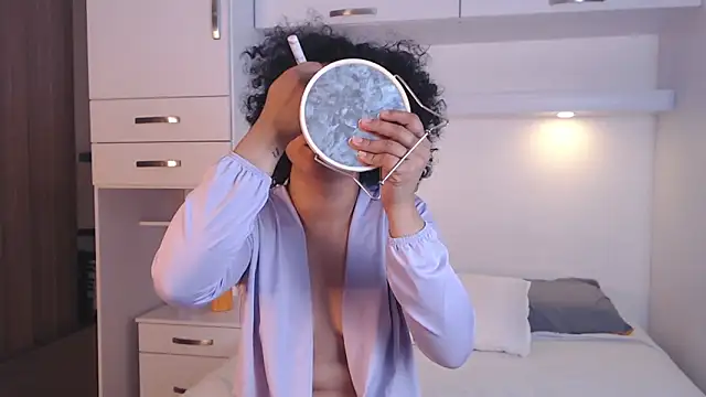 Snapshot of MartiRuis10 chatting on 11/04/25, 10:09 MartiRuis10 online show from 11/04/25, 10:09