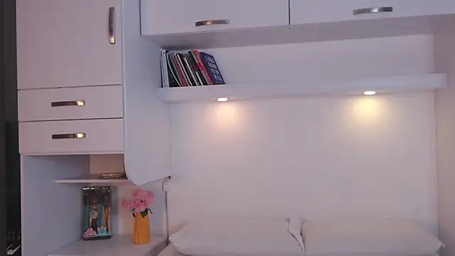 Snapshot of MartiRuis10 chatting on 11/18/25, 10:14 MartiRuis10 online show from 11/18/25, 10:14