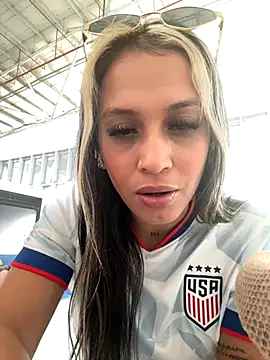 Snapshot of KIMBERLYPULIDO chatting on 11/04/25, 08:52 KIMBERLYPULIDO online show from 11/04/25, 08:52