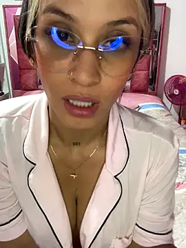 Snapshot of KIMBERLYPULIDO chatting on 12/04/25, 04:22 KIMBERLYPULIDO online show from 12/04/25, 04:22