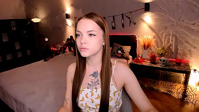 Snapshot of MelissaBell_ chatting on 10/28/25, 02:04 MelissaBell online show from 10/28/25, 02:04